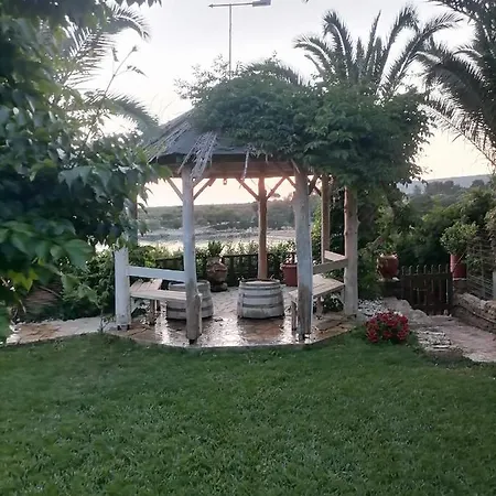 Dionisis Appartement *